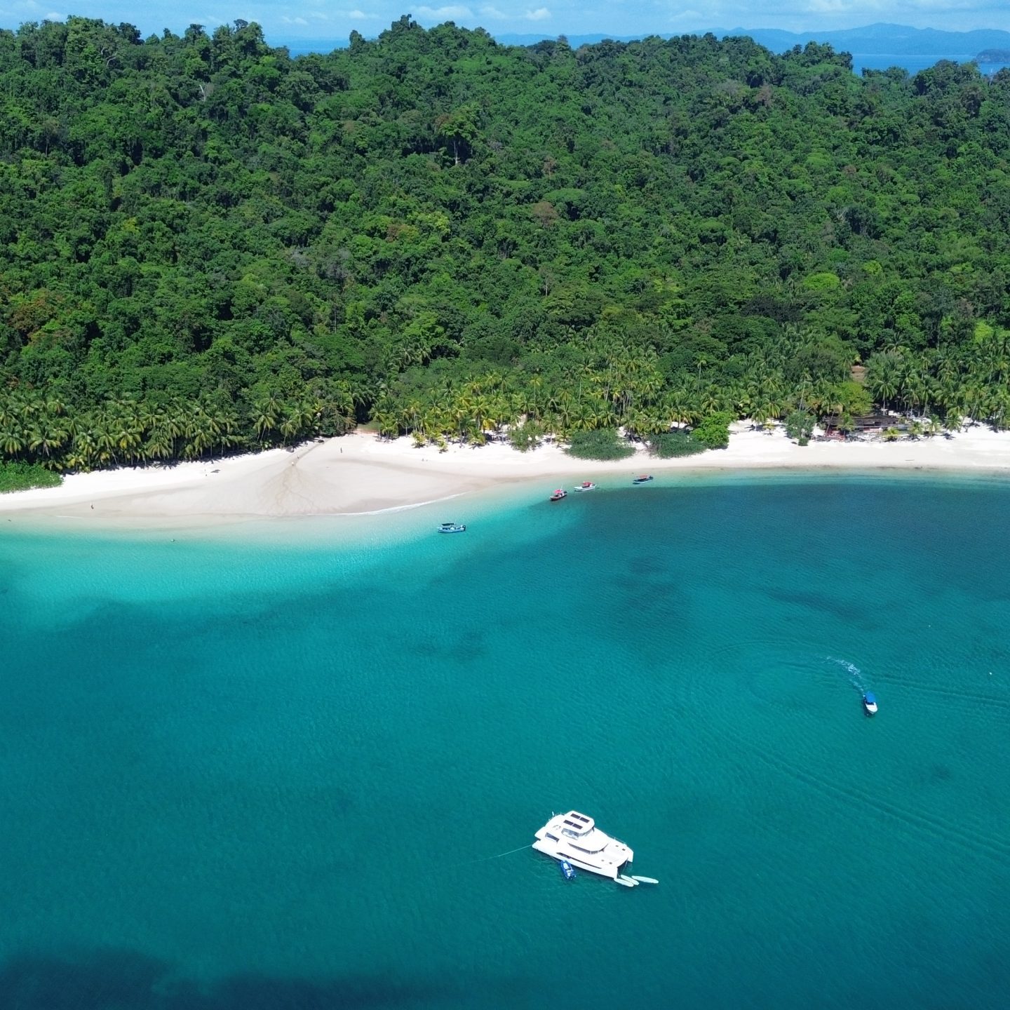 ISLA COIBA BY PRIVATE YACHT - COÍBA YACHT
