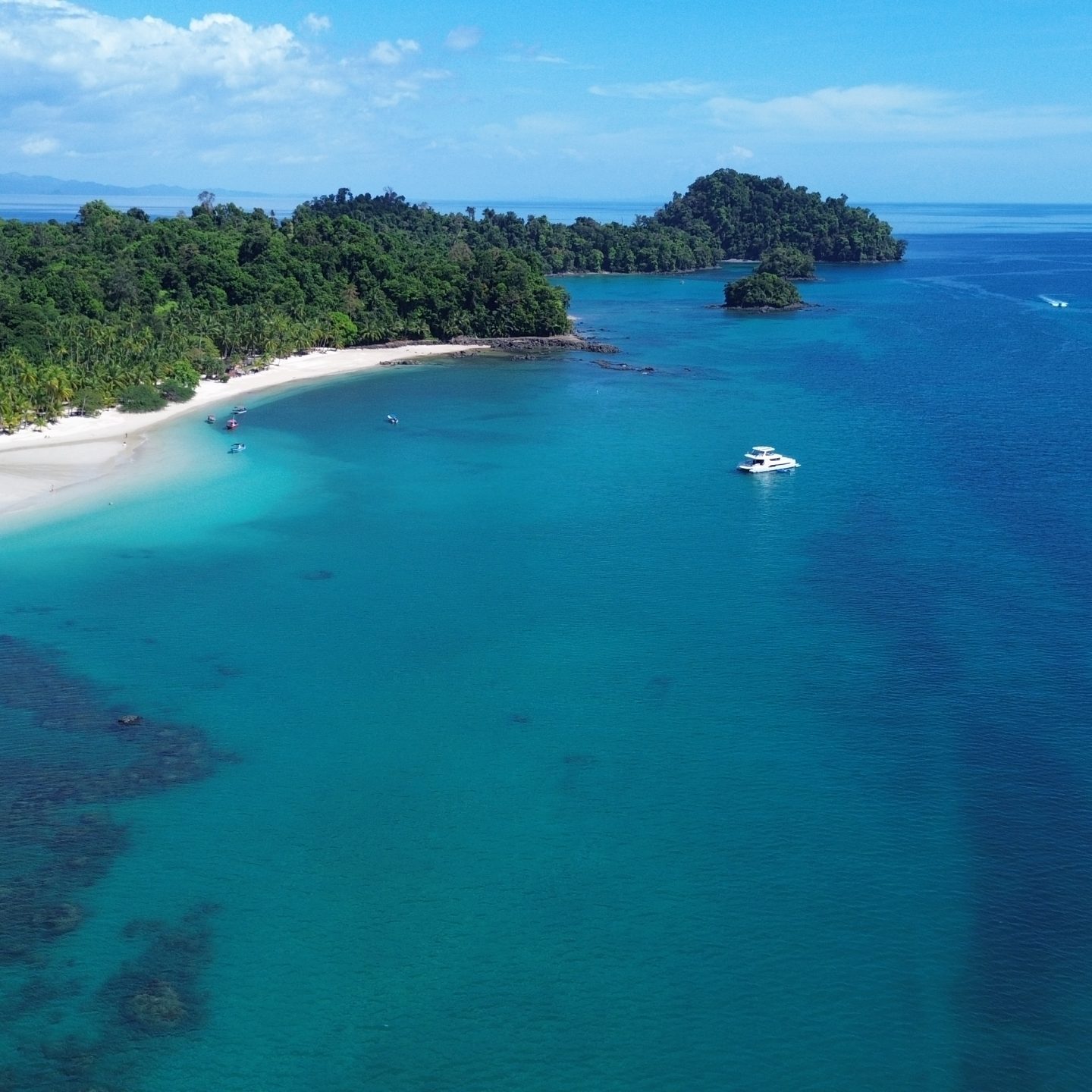 ISLA COIBA BY PRIVATE YACHT - COÍBA YACHT